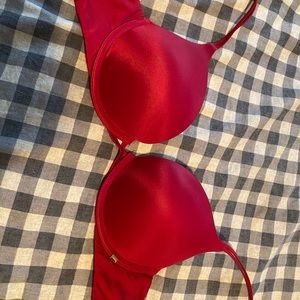 Barely worn very sexy Victoria’s Secret 34B bra!